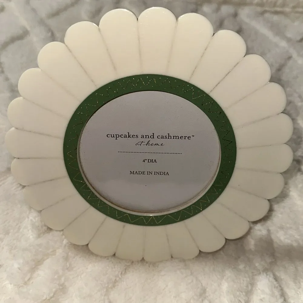 cupcakes and cashmere Ivory Green Gold Scalloped Floral 4” Picture Art Frame